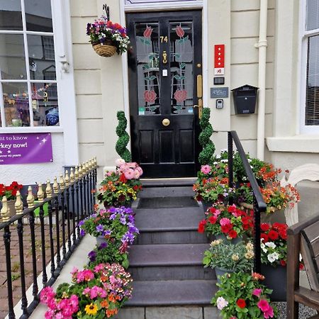 Burleigh Guest House Llandudno Exteriör bild