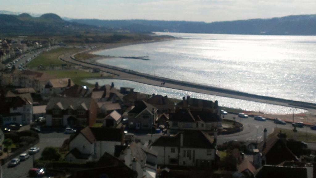 Burleigh Guest House Llandudno Exteriör bild