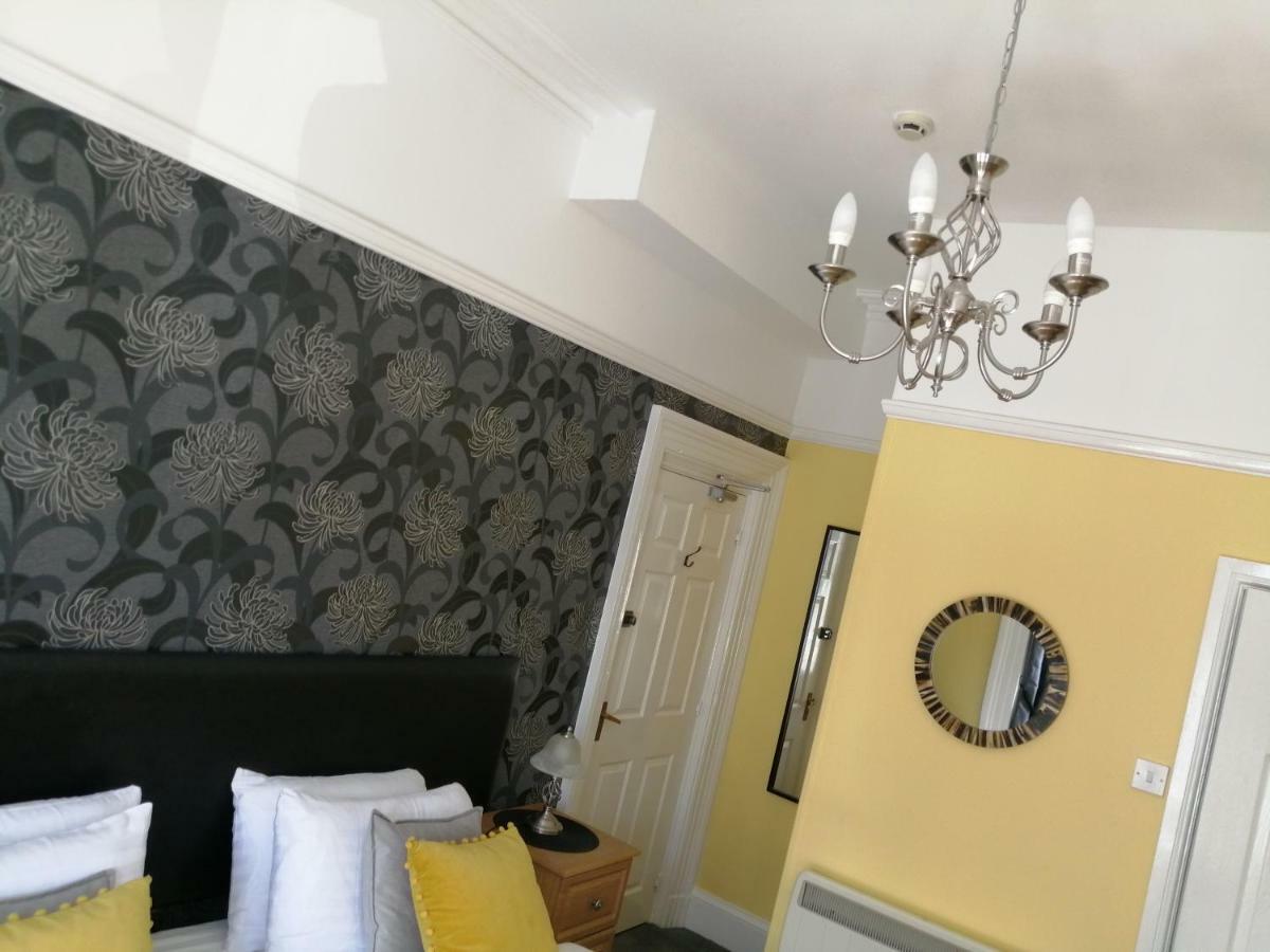 Burleigh Guest House Llandudno Exteriör bild